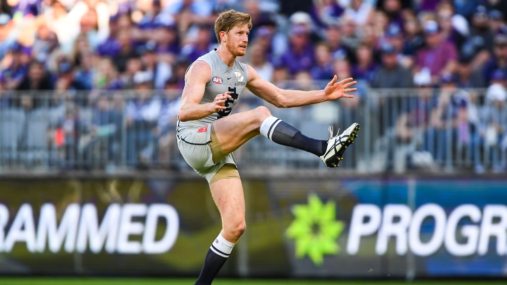 Matthew-Lobbe-kicking.jpg Matthew Lobbe is one of a handful of Blues to be given the chop - AFL,Delistings,Carlton Blues,Kym Lebois,Matthew Lobbe,Jarrod Garlett,Patrick Kerr,Angus Schumacher,Retirements